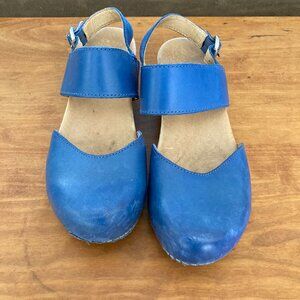 Dansko Wide Strap Closed Toe Clog in Blue, Size 37/7